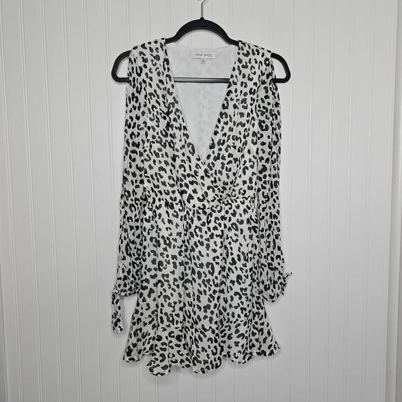 Great Jones White Leopard Print Surplice Dress Size XS Flounce Ruffle Chiffon - Picture 8 of 8